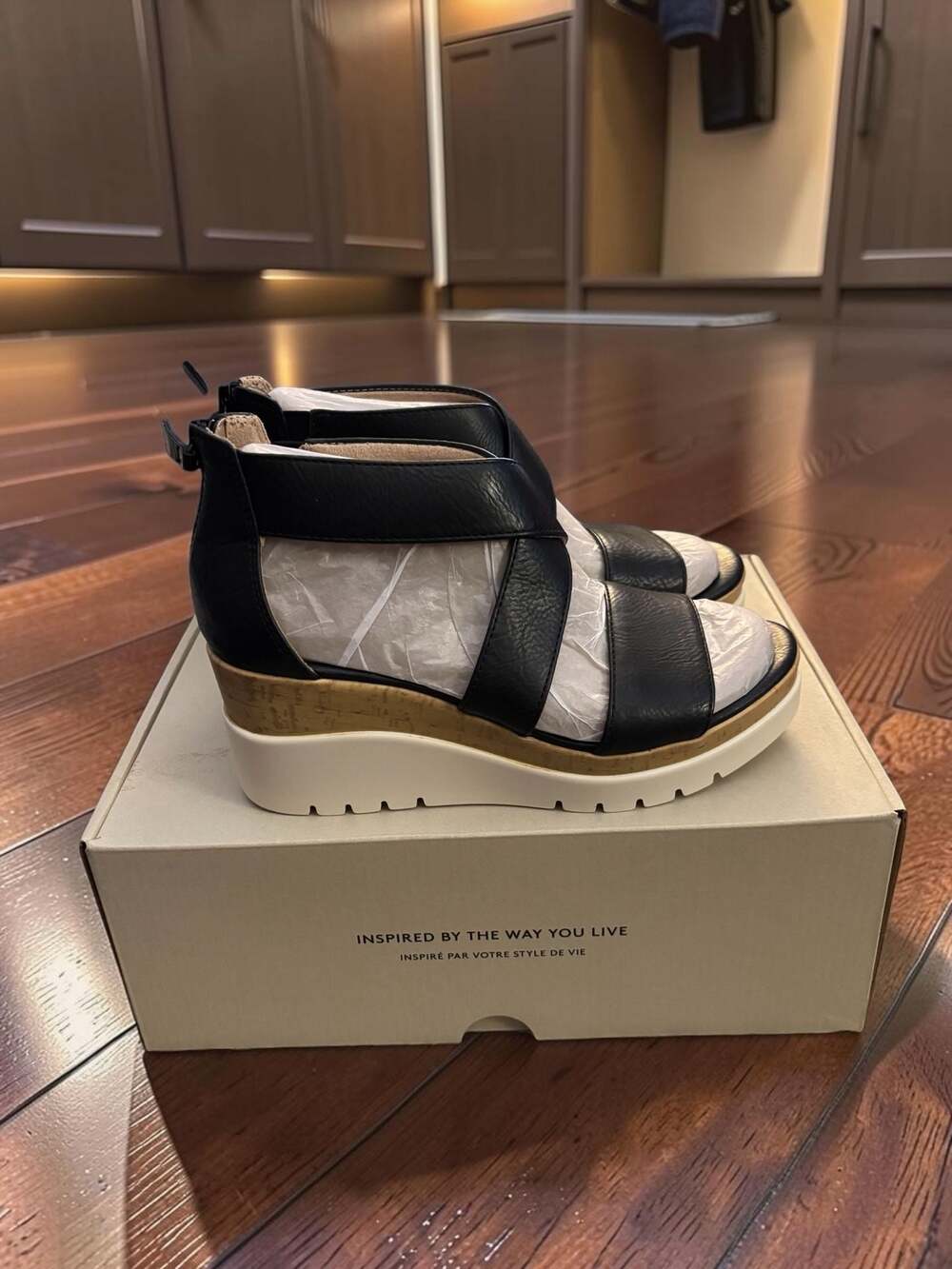 SOUL Naturalizer Goodtimes Wedge Sandal in Black, Size 5M